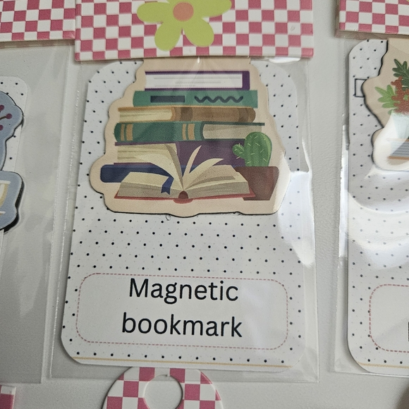Colorful Magnetic Bookmarks Set - Picture 8 of 9
